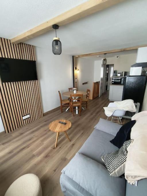 شقة T2 Cosy Au Pied Des Pistes Bagnères-de-Bigorre المظهر الخارجي الصورة