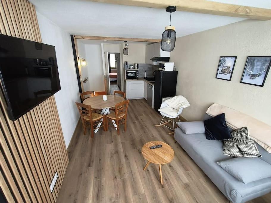 شقة T2 Cosy Au Pied Des Pistes Bagnères-de-Bigorre المظهر الخارجي الصورة